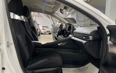 Hyundai Elantra, 2022 год, 1 950 000 рублей, 15 фотография