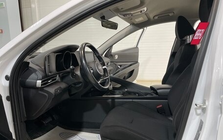 Hyundai Elantra, 2022 год, 1 950 000 рублей, 10 фотография