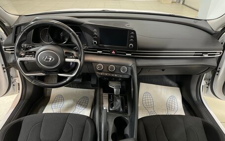 Hyundai Elantra, 2022 год, 1 950 000 рублей, 19 фотография