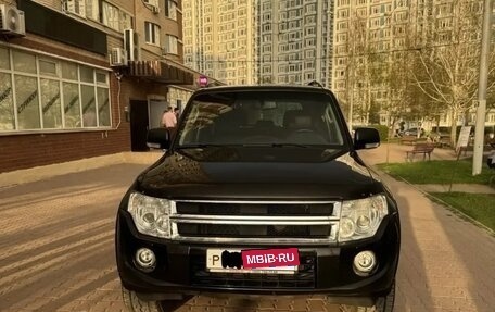 Mitsubishi Pajero IV, 2013 год, 2 290 000 рублей, 2 фотография