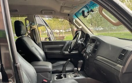 Mitsubishi Pajero IV, 2013 год, 2 290 000 рублей, 11 фотография
