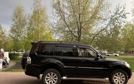 Mitsubishi Pajero IV, 2013 год, 2 290 000 рублей, 10 фотография