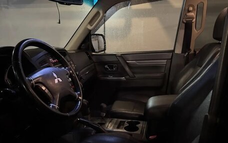 Mitsubishi Pajero IV, 2013 год, 2 290 000 рублей, 23 фотография