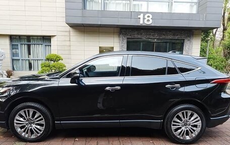 Toyota Harrier, 2022 год, 3 820 000 рублей, 4 фотография