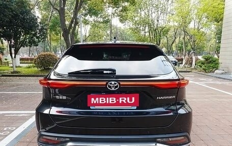 Toyota Harrier, 2022 год, 3 820 000 рублей, 5 фотография