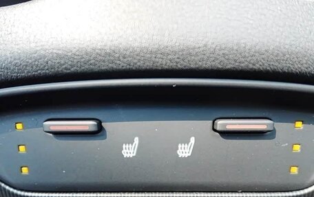 Toyota Harrier, 2022 год, 3 820 000 рублей, 10 фотография
