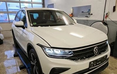 Volkswagen Tiguan II, 2022 год, 2 292 000 рублей, 1 фотография