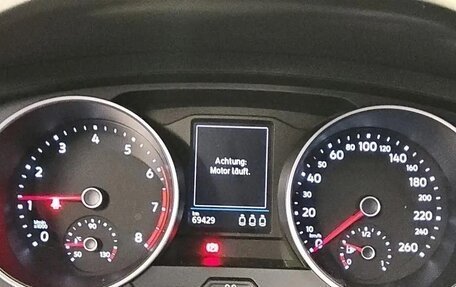 Volkswagen Tiguan II, 2022 год, 2 292 000 рублей, 9 фотография