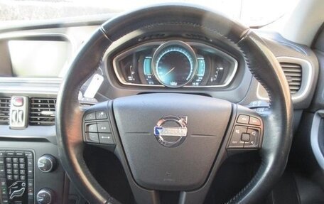 Volvo V40 II рестайлинг, 2016 год, 750 333 рублей, 10 фотография