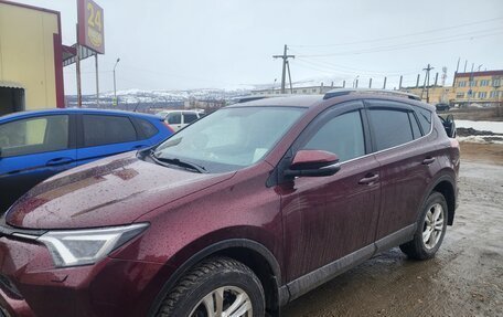 Toyota RAV4, 2018 год, 2 990 000 рублей, 2 фотография