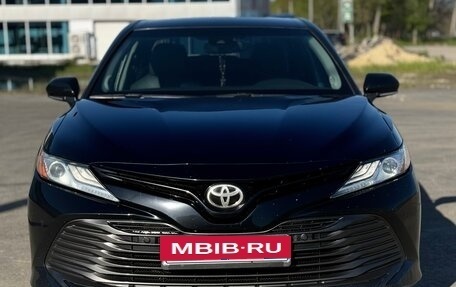 Toyota Camry, 2017 год, 2 150 000 рублей, 2 фотография