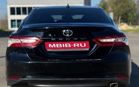 Toyota Camry, 2017 год, 2 150 000 рублей, 3 фотография