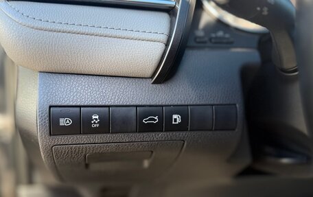 Toyota Camry, 2017 год, 2 150 000 рублей, 15 фотография