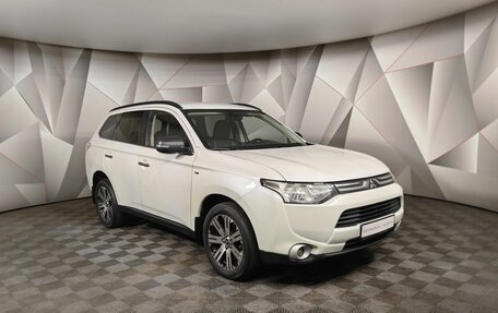 Mitsubishi Outlander III рестайлинг 3, 2013 год, 1 799 000 рублей, 3 фотография