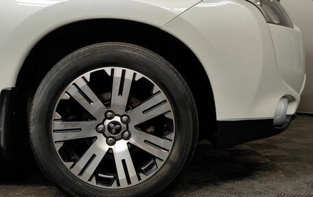 Mitsubishi Outlander III рестайлинг 3, 2013 год, 1 799 000 рублей, 9 фотография