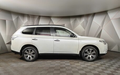 Mitsubishi Outlander III рестайлинг 3, 2013 год, 1 799 000 рублей, 6 фотография