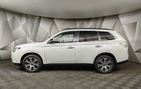 Mitsubishi Outlander III рестайлинг 3, 2013 год, 1 799 000 рублей, 5 фотография
