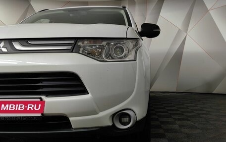 Mitsubishi Outlander III рестайлинг 3, 2013 год, 1 799 000 рублей, 10 фотография