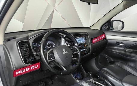 Mitsubishi Outlander III рестайлинг 3, 2013 год, 1 799 000 рублей, 19 фотография