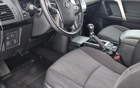 Toyota Land Cruiser Prado 150 рестайлинг 2, 2018 год, 5 900 000 рублей, 5 фотография