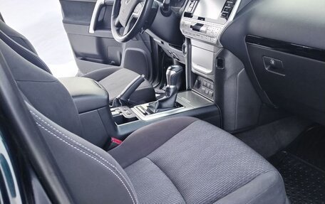 Toyota Land Cruiser Prado 150 рестайлинг 2, 2018 год, 5 900 000 рублей, 7 фотография