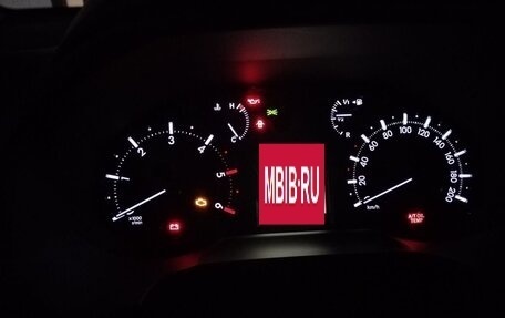 Toyota Land Cruiser Prado 150 рестайлинг 2, 2018 год, 5 900 000 рублей, 6 фотография