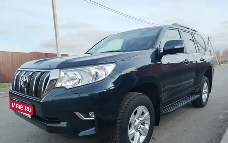 Toyota Land Cruiser Prado 150 рестайлинг 2, 2018 год, 5 900 000 рублей, 2 фотография