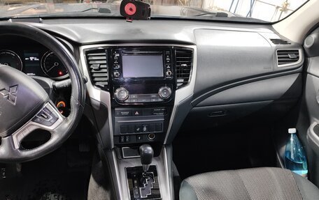 Mitsubishi L200 IV рестайлинг, 2021 год, 3 100 000 рублей, 9 фотография