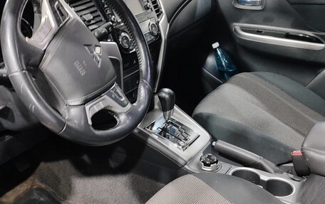 Mitsubishi L200 IV рестайлинг, 2021 год, 3 100 000 рублей, 11 фотография
