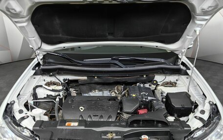 Mitsubishi Outlander III рестайлинг 3, 2014 год, 1 449 000 рублей, 11 фотография