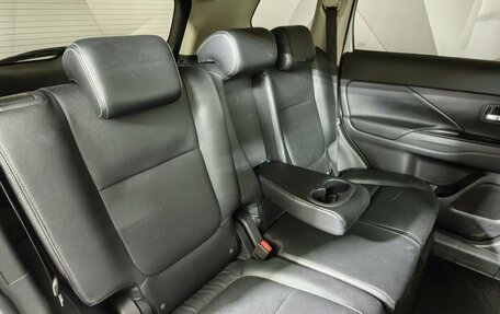 Mitsubishi Outlander III рестайлинг 3, 2014 год, 1 449 000 рублей, 17 фотография