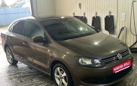 Volkswagen Polo VI (EU Market), 2015 год, 850 000 рублей, 2 фотография