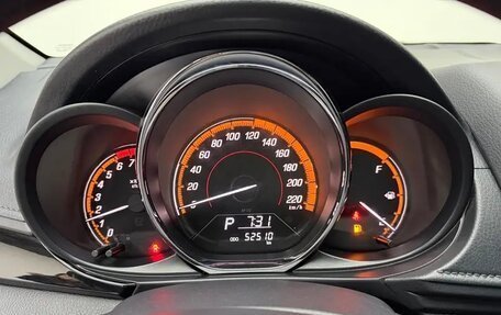 Toyota Yaris XP150 рестайлинг, 2023 год, 1 180 000 рублей, 14 фотография
