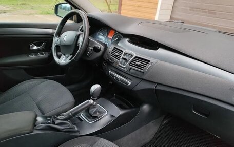 Renault Laguna III рестайлинг, 2008 год, 390 000 рублей, 17 фотография