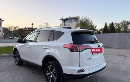 Toyota RAV4, 2017 год, 2 680 000 рублей, 8 фотография