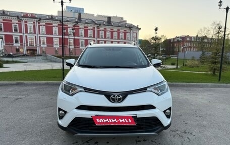 Toyota RAV4, 2017 год, 2 680 000 рублей, 3 фотография