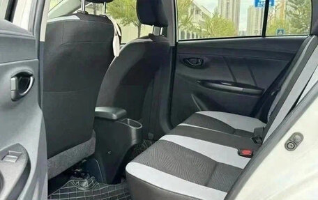 Toyota Yaris XP150 рестайлинг, 2022 год, 1 010 000 рублей, 6 фотография