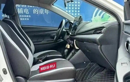 Toyota Yaris XP150 рестайлинг, 2022 год, 1 010 000 рублей, 5 фотография