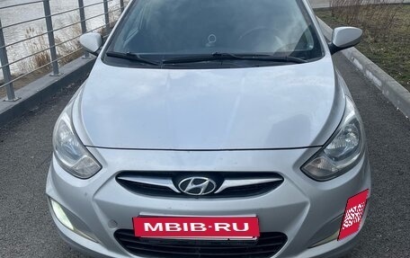 Hyundai Solaris II рестайлинг, 2011 год, 630 000 рублей, 3 фотография