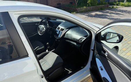 Hyundai Solaris II рестайлинг, 2013 год, 1 030 000 рублей, 11 фотография