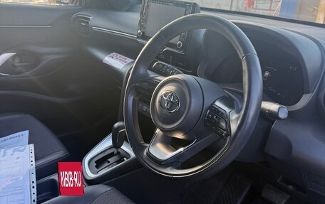 Toyota Yaris Cross, 2022 год, 1 450 000 рублей, 6 фотография
