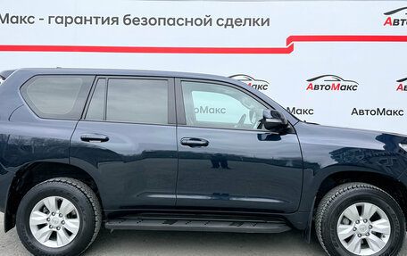 Toyota Land Cruiser Prado 150 рестайлинг 2, 2018 год, 3 990 000 рублей, 5 фотография