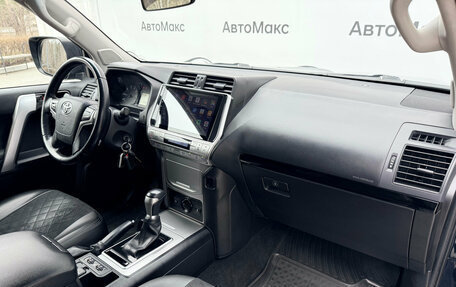 Toyota Land Cruiser Prado 150 рестайлинг 2, 2018 год, 3 990 000 рублей, 9 фотография