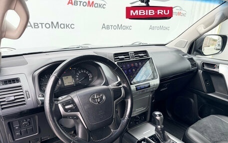Toyota Land Cruiser Prado 150 рестайлинг 2, 2018 год, 3 990 000 рублей, 7 фотография