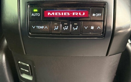 Toyota Land Cruiser Prado 150 рестайлинг 2, 2018 год, 3 990 000 рублей, 13 фотография