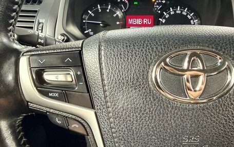 Toyota Land Cruiser Prado 150 рестайлинг 2, 2018 год, 3 990 000 рублей, 15 фотография