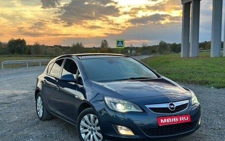 Opel Astra J, 2011 год, 654 000 рублей, 1 фотография