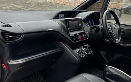 Toyota Noah III, 2016 год, 2 150 000 рублей, 6 фотография