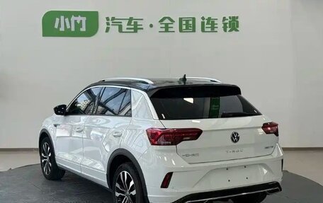 Volkswagen T-Roc I, 2023 год, 2 150 000 рублей, 6 фотография