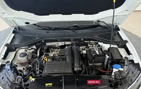 Volkswagen T-Roc I, 2023 год, 2 150 000 рублей, 9 фотография
